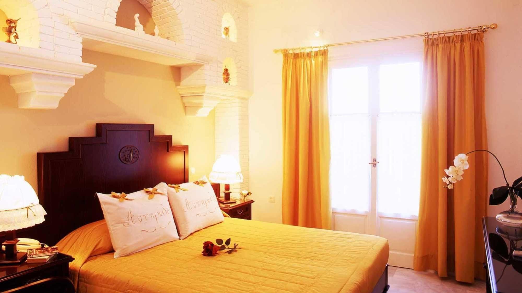 Antirides Hotel Nausa Zewnętrze zdjęcie